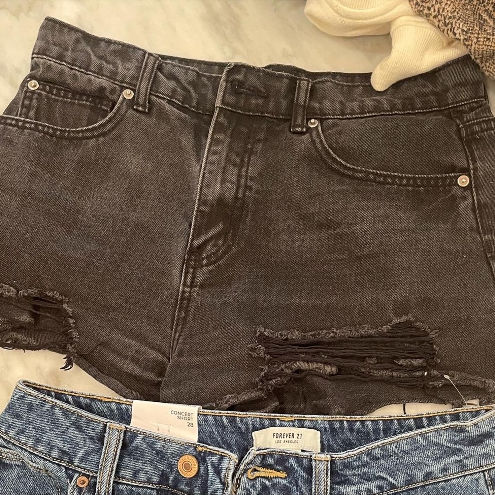 Size 27 distressed jean shorts!